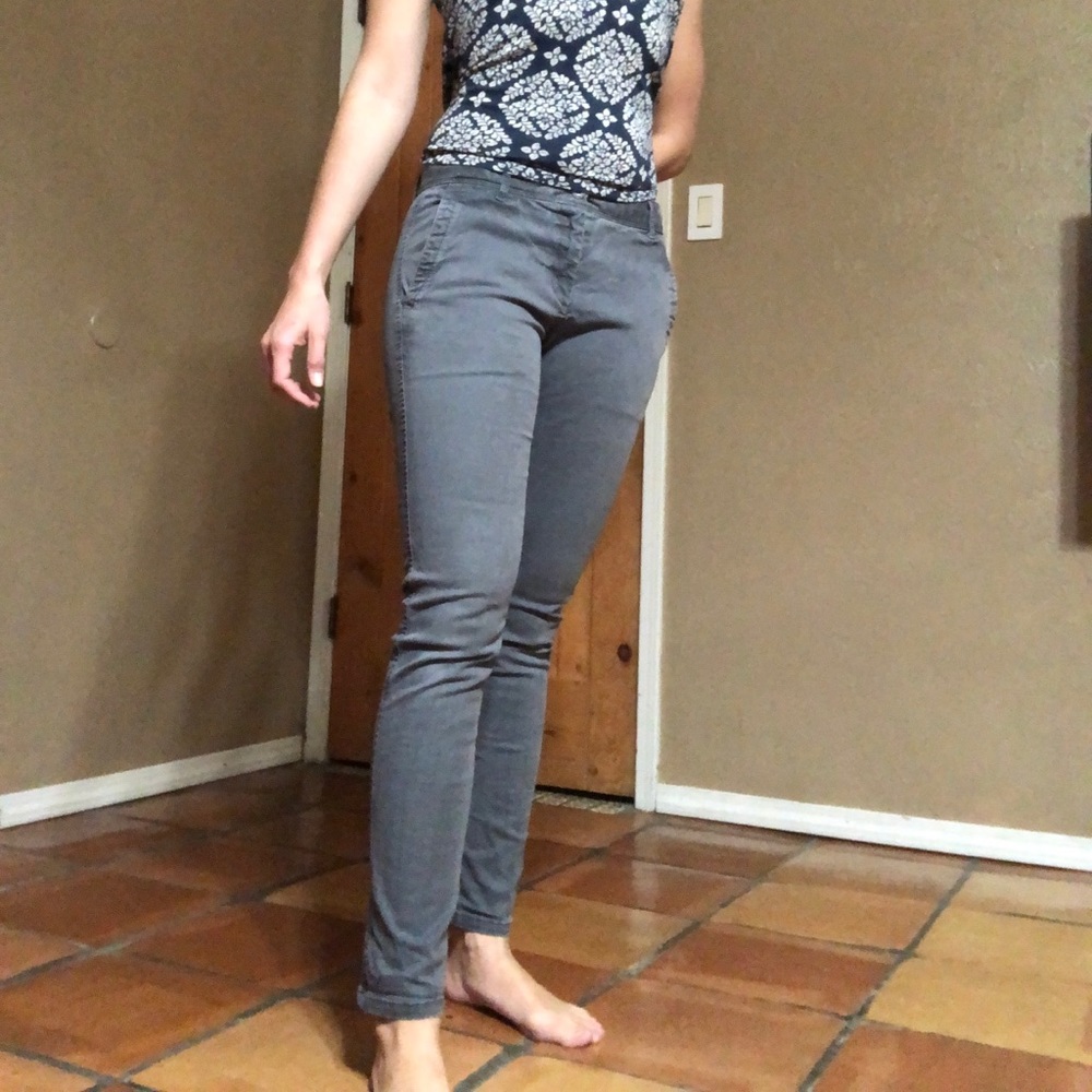 Gap size 6R grey super skinny khakis
